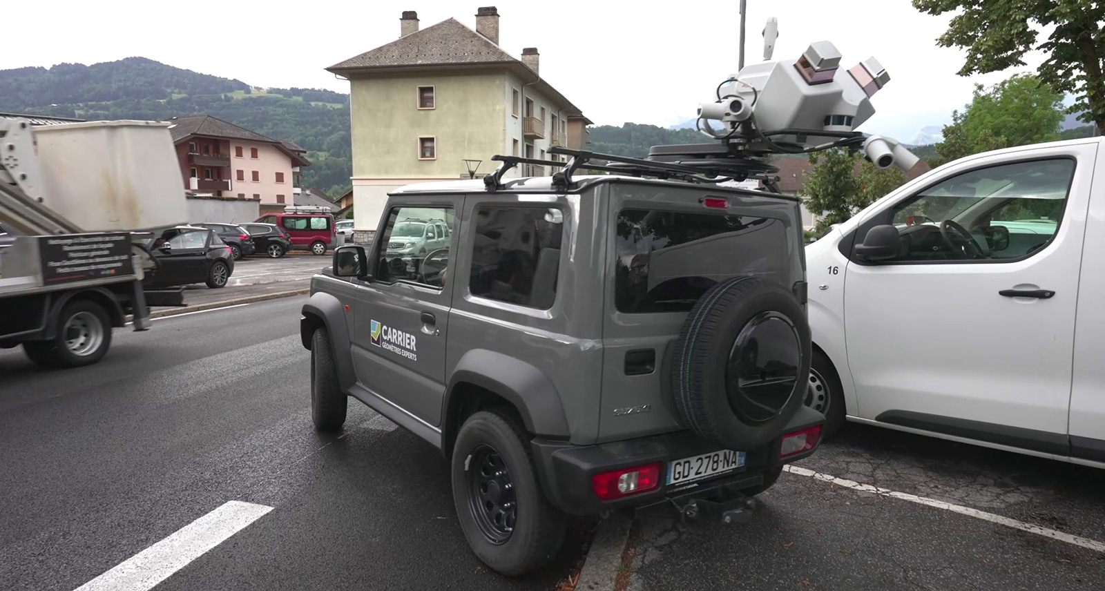 Car with a mounted Leica Pegasus TRK Mobile Mapping System