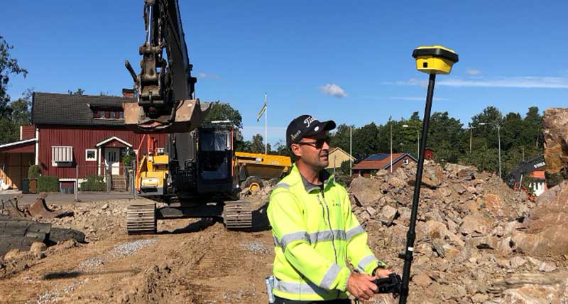 the-combination-of-surveying-and-machine-control-technology-Thumb-800x428